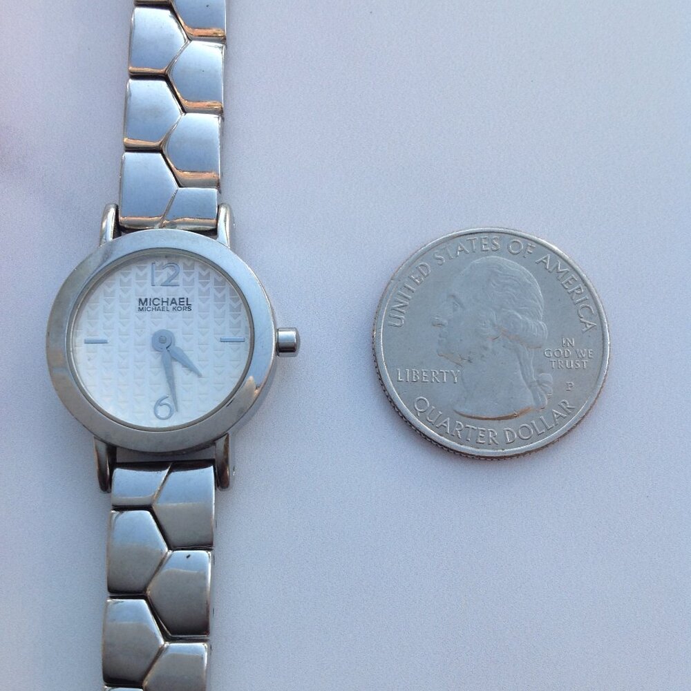 Michael Kors Watch Branded Face Silver Bracelet for Ladies - Picture 8 of 16